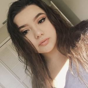 Meet your Posher, Briana